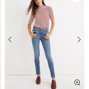 Petite 9” mid-rise skinny jeans